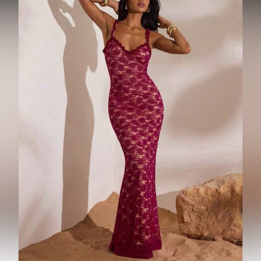 Elegant Burgundy Bodycpn Dress